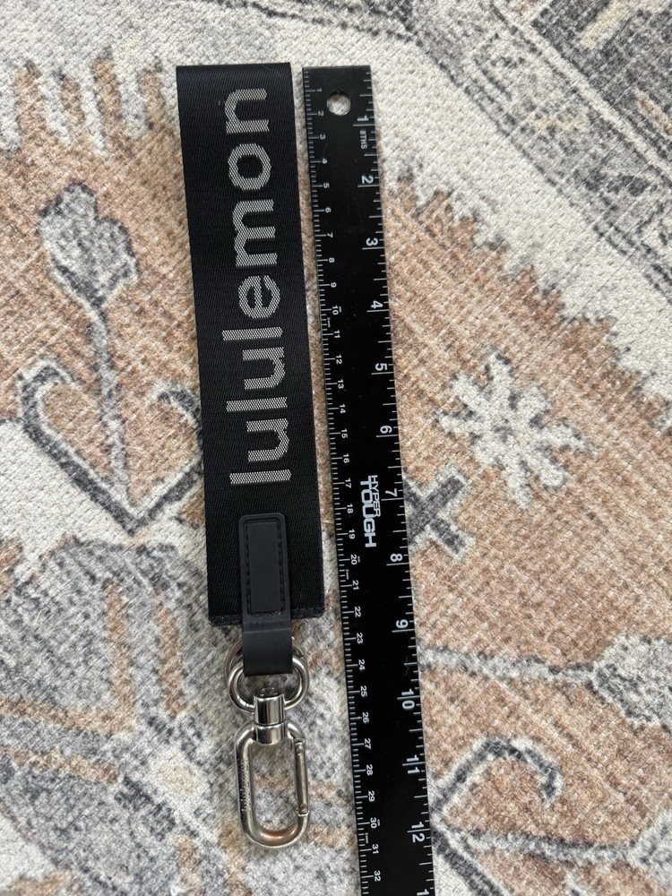 Lululemon black white Never Lost Keychain