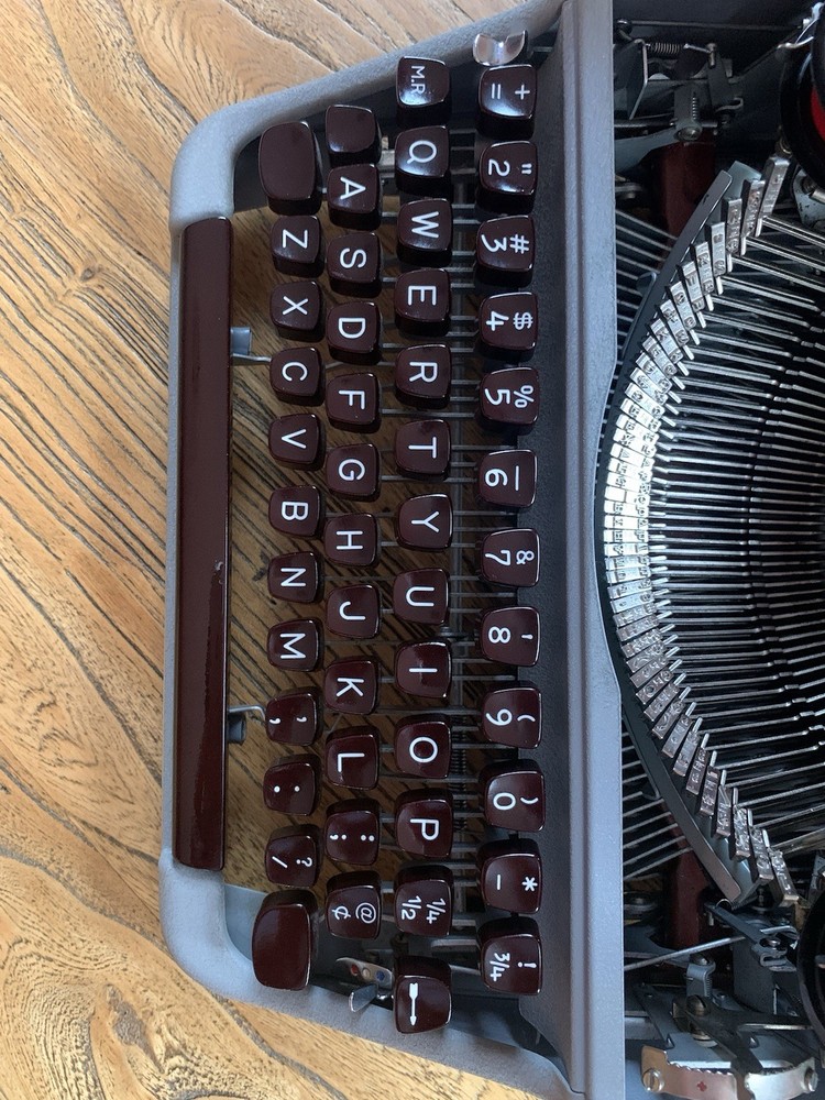 olympia sm2 typewriter, Congress Elite