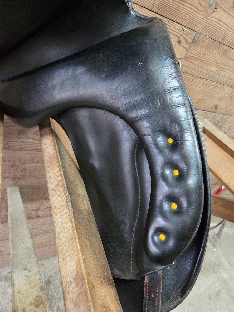 Crosby 17" dressage saddle