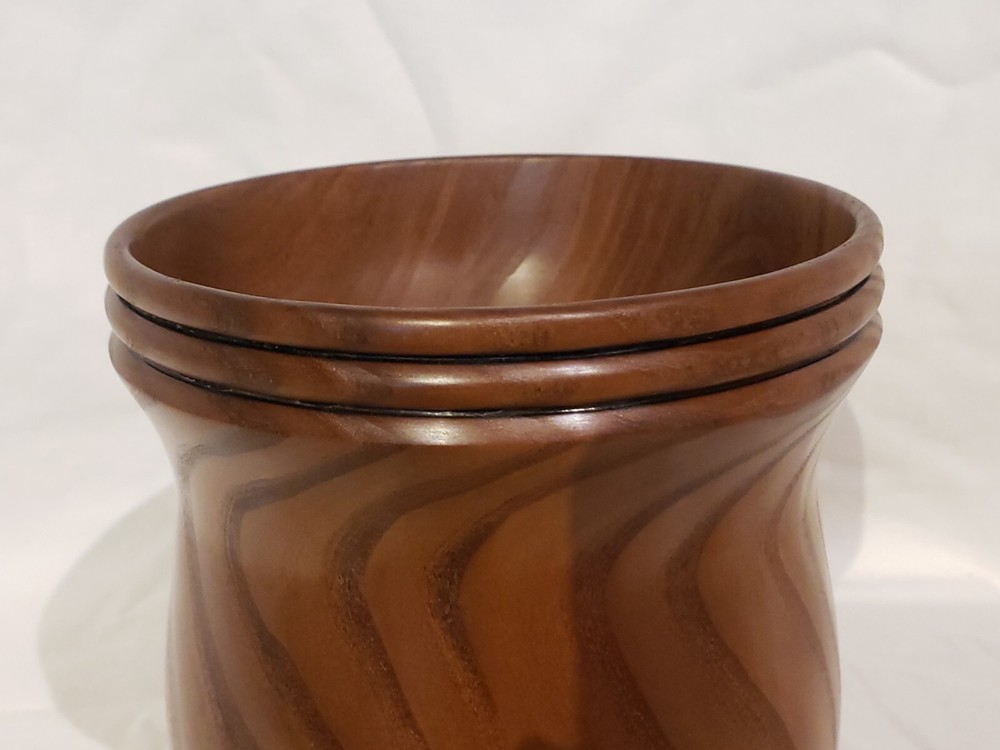 BEAUTIFUL GRAIN OLIVE WOOD VASE