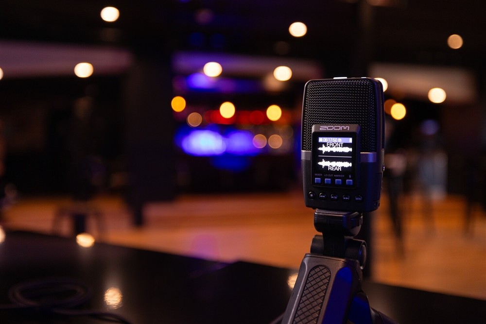 Zoom H2essential Multi-Mic Handy Recorder