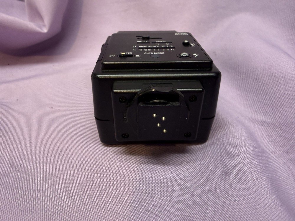 Vivitar Auto Thyristor SMS 30D Camera Flash! Works Great! Ships Free!