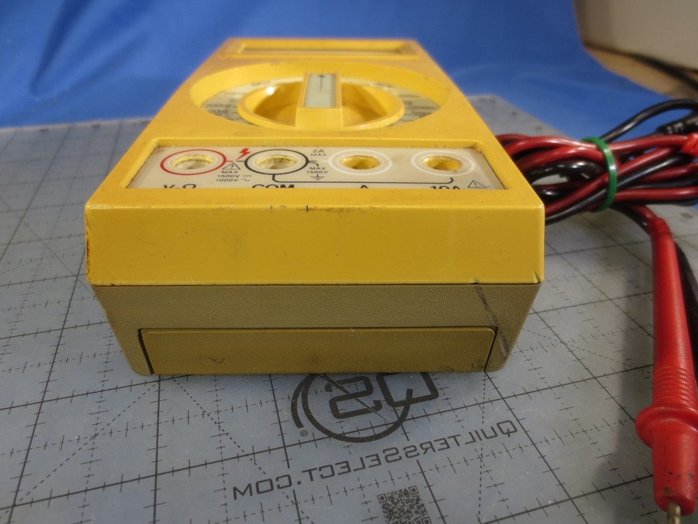 Beckman Tech 310 Digital Multimeter W/ Probes TESTED