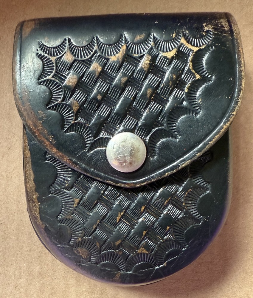 DutyMan  8121 Leather Handcuff Pouch