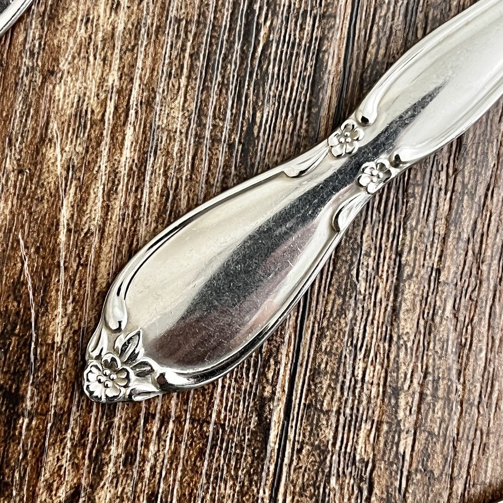 Oneida Chatelaine (3) Pierced Serving Spoon Stainless 8 1/4in Replacement