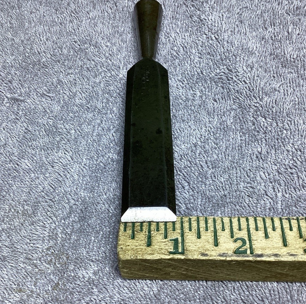 VTG. T.H.WITHERBY 7/8 BEVELED EDGE SOCKET CHISEL