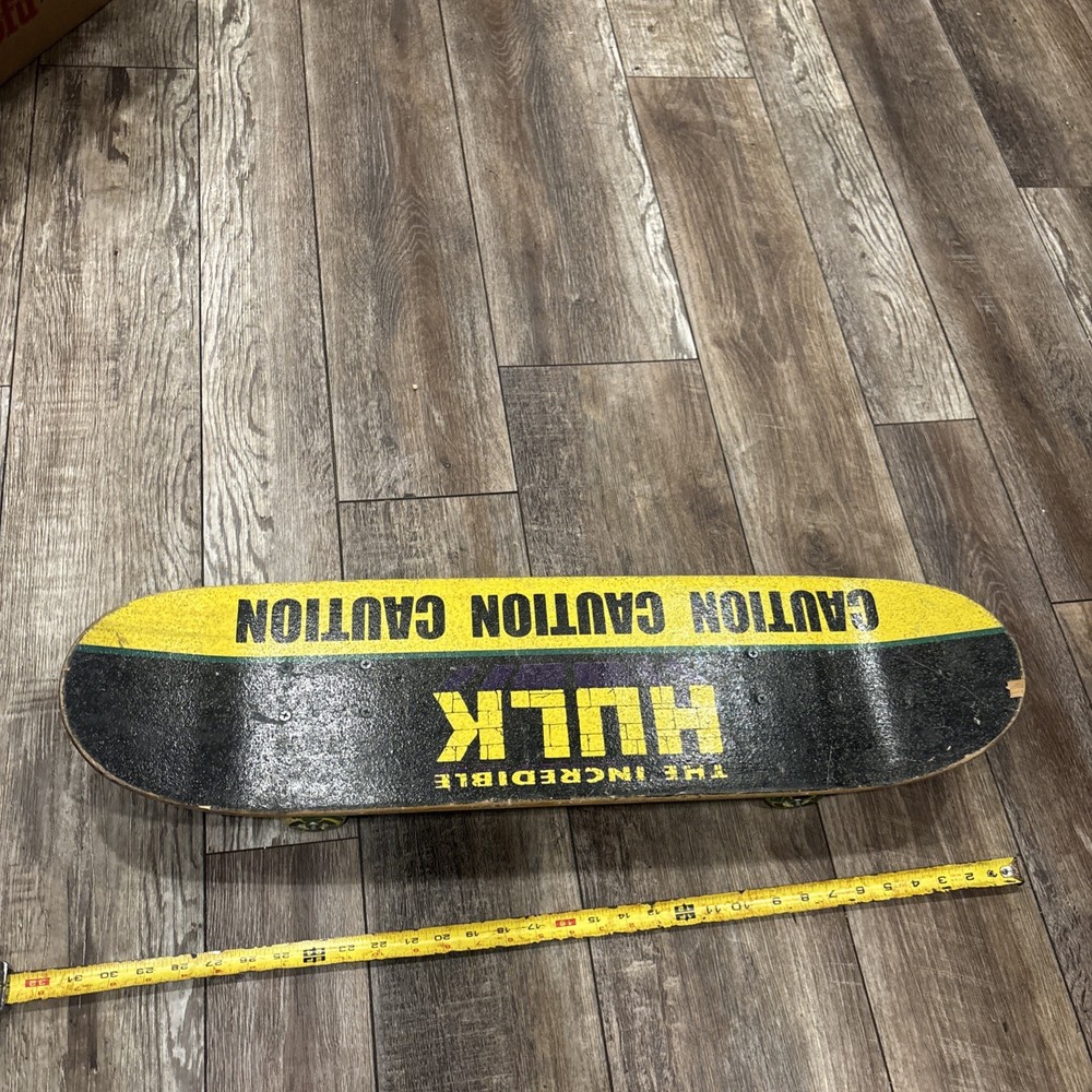 Vintage 2002 Marvel The Incredible Hulk Caution Skateboard 31”