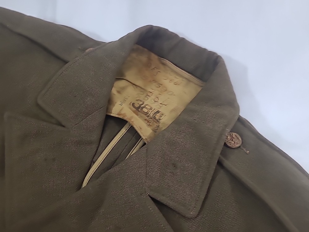 Vtg US Army Sergeant Technician 3rd Class uniform Jacket With Pins WW2 FLAWS