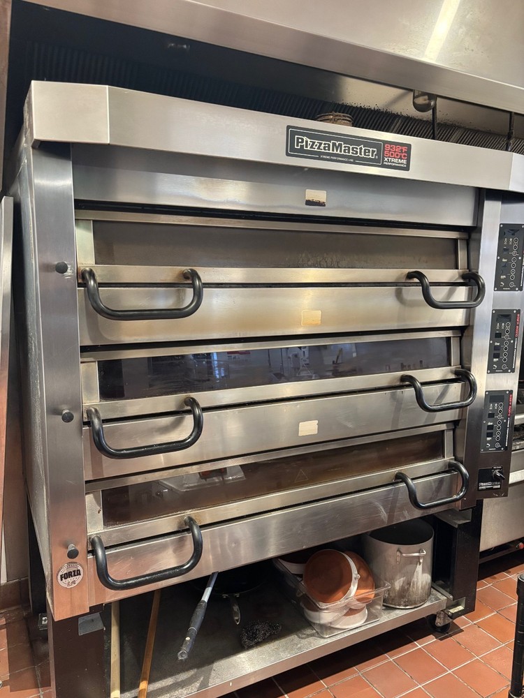 Pizza Master 833 Series, Electric Triple Deck 208v/3ph