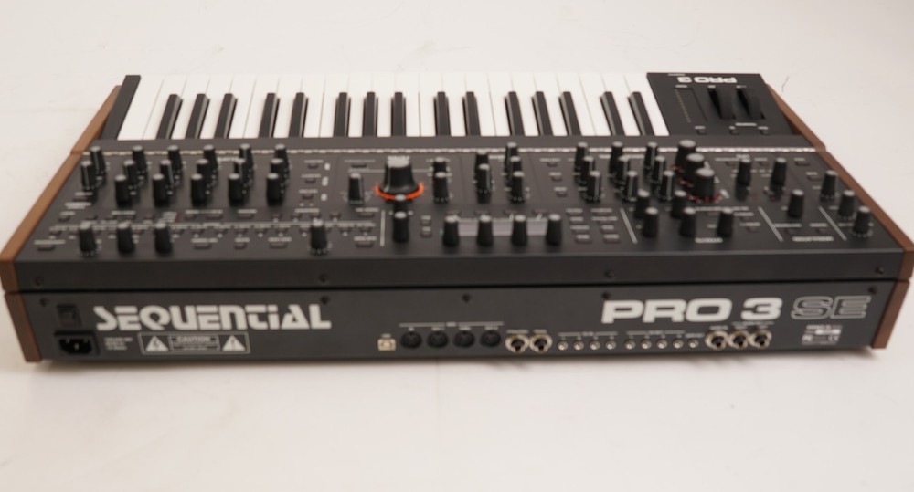 Sequential Pro 3 SE Special Edition Multi-filter Monosynth PRO