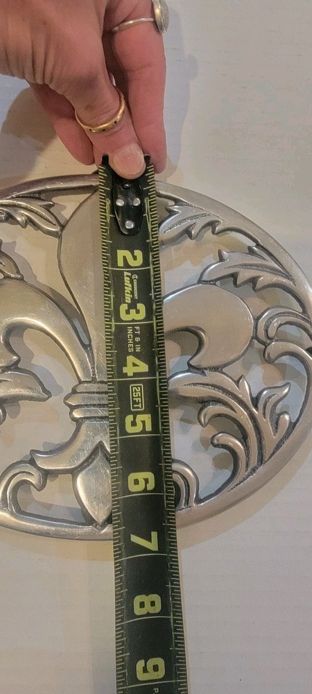 Fluer de lis silver trivet