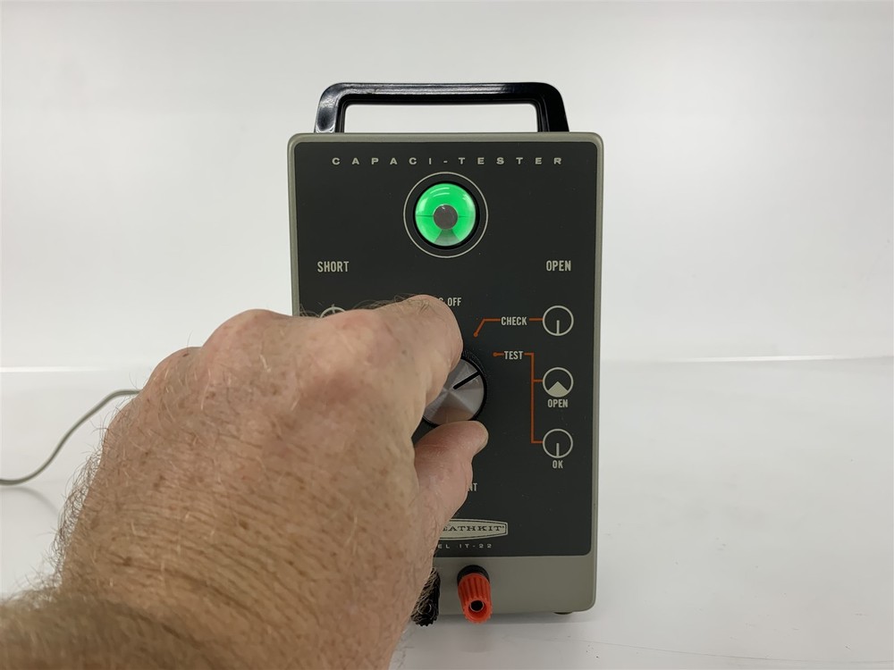 Heathkit Capaci-Tester IT-22 Intermittent Capacitor Tester