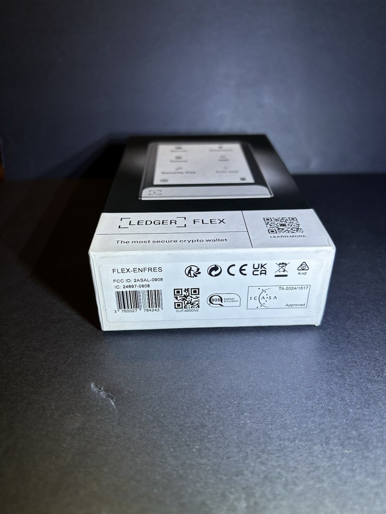 Ledger Flex Crypto Hardware Wallet E INK TOUCH SCREEN