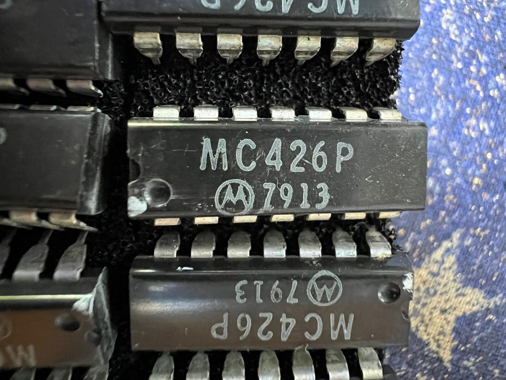 MC426P MOTOROLA MC426