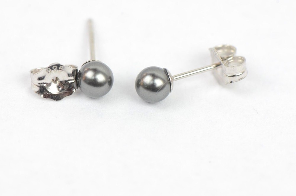 925 Solid Sterling Silver Beautiful Classic Pearls Stud Earrings