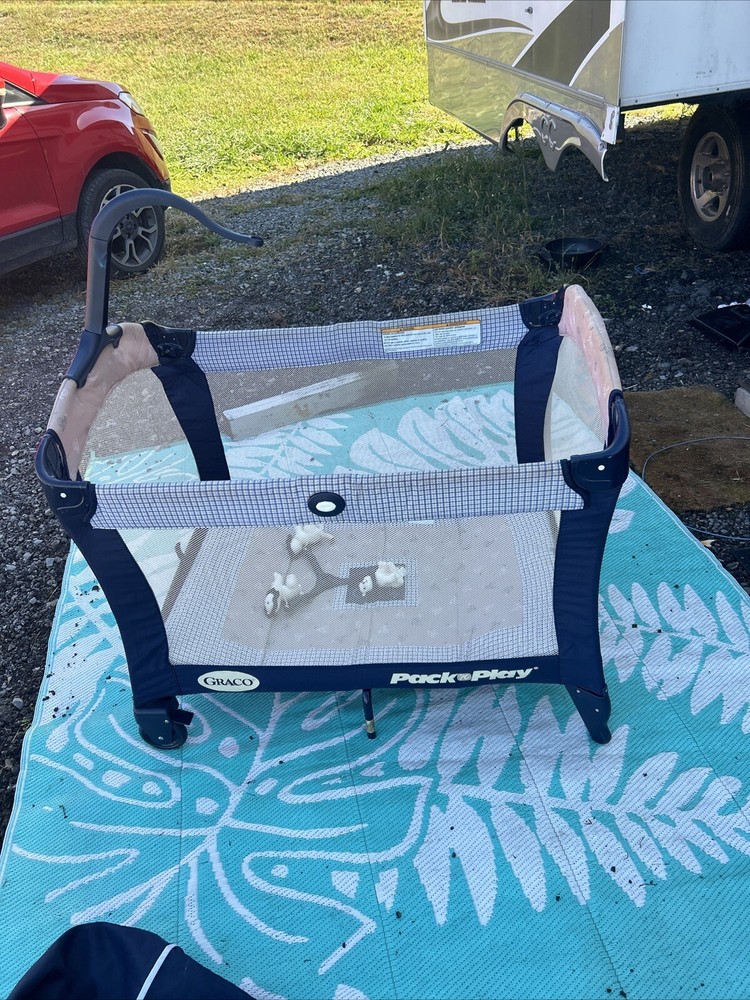 Graco 9G07ASF Pack 'n Play Portable Play Yard