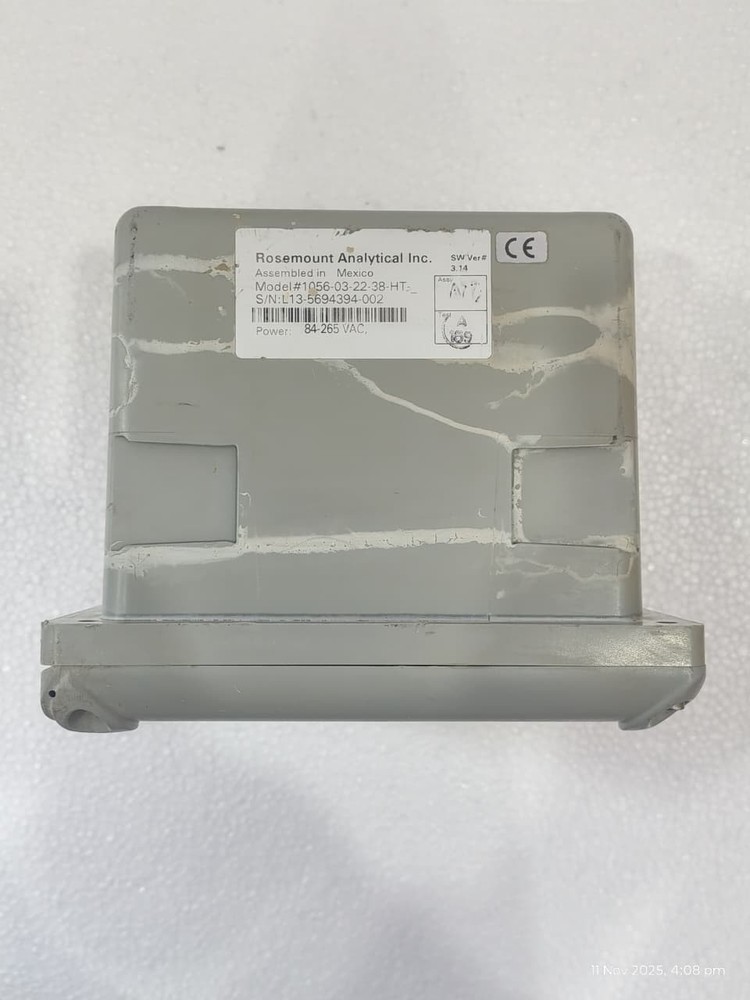 Emerson Rosemount 1056-03-22-38-HT PH ANALYZER HART