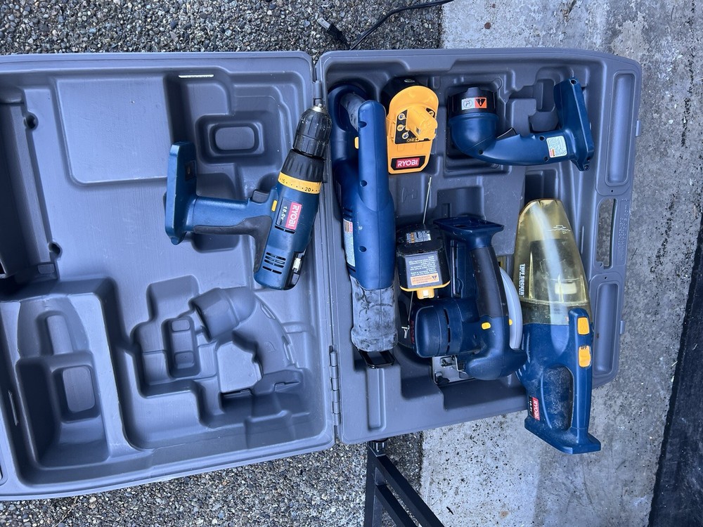 Ryobi 18v Power Tool Set & Case Circ/Recipro Saws Light Vac Drill