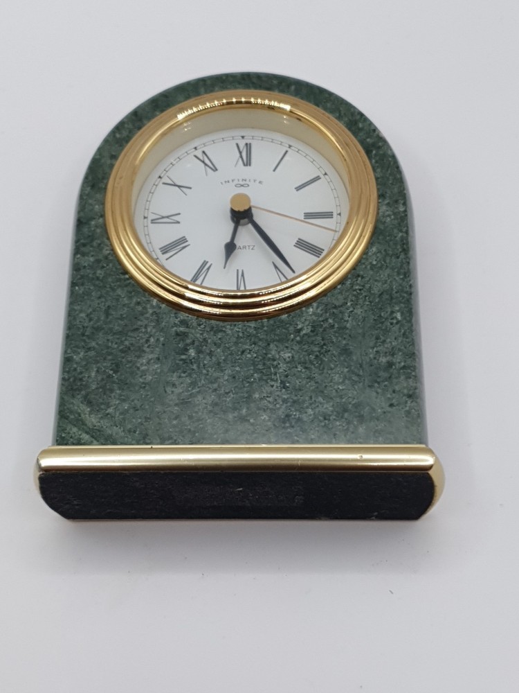 Vintage Infinite Shelf Clock