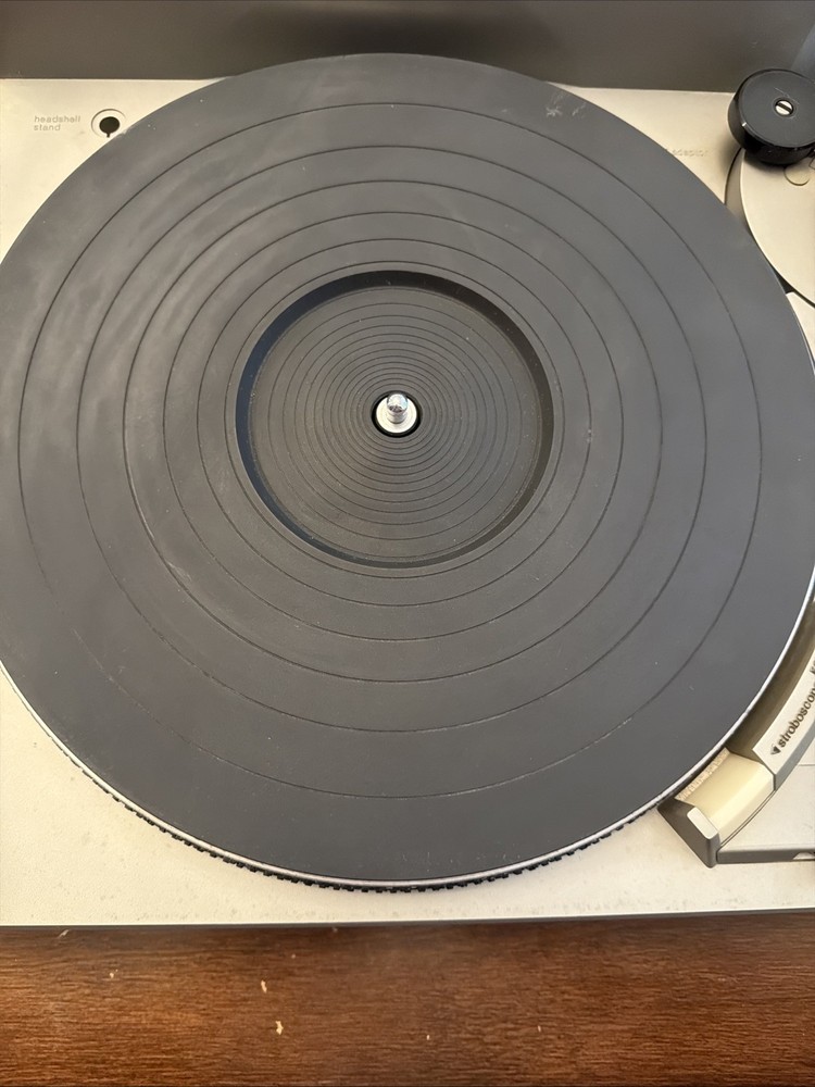 Technics SL-1950 Automatic Direct Drive Turntable Record Player Powers On