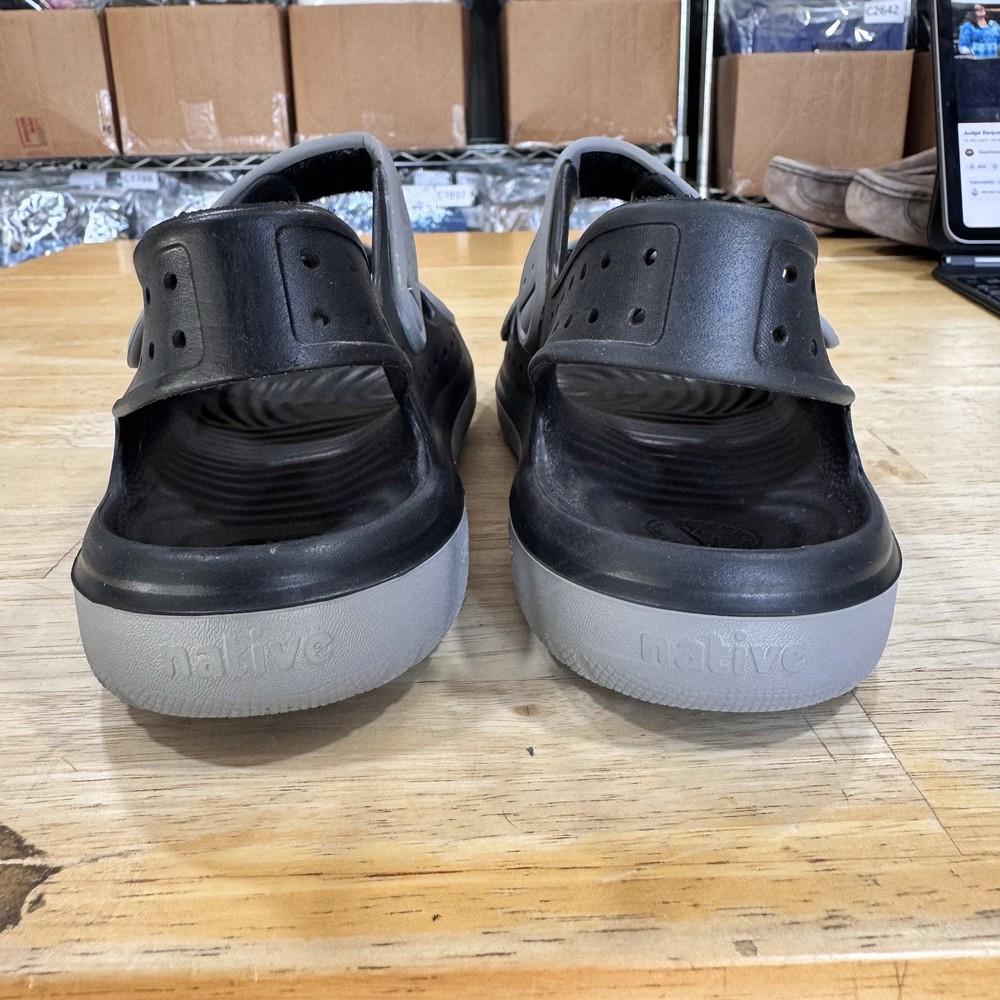Native Chase Sandal Black/Grey Junior 6 J6 Hook & Loop Waterproof Play PRISTINE