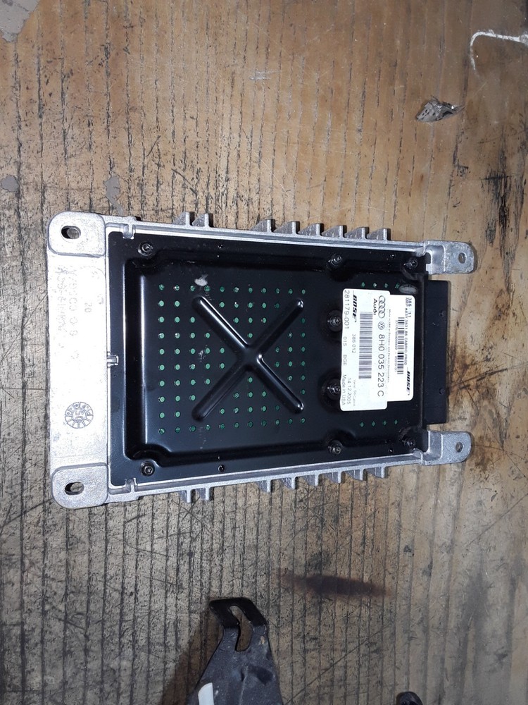 Audi A4 Cabriolet 2004 Bose Amplifier.