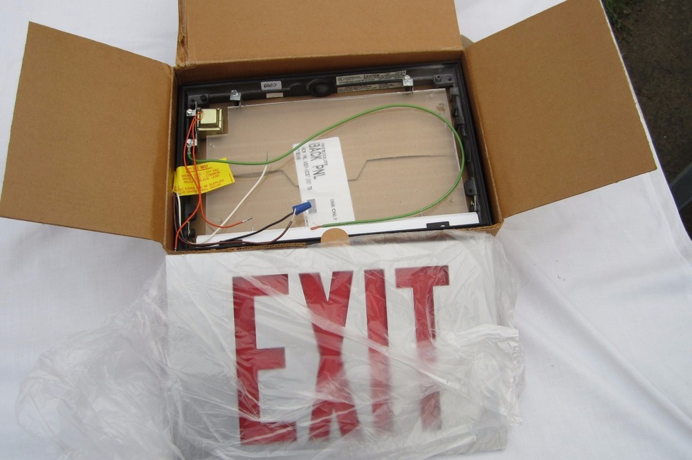 COOPER LIGHTING EXIT LIGHT SIGN CCX61RWH7 EX1 Sure-Lites