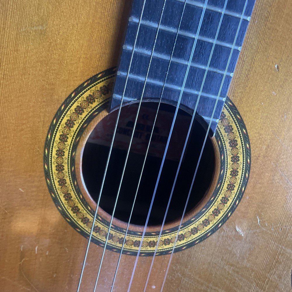 aria classical guitar Ac-20 With Original Case