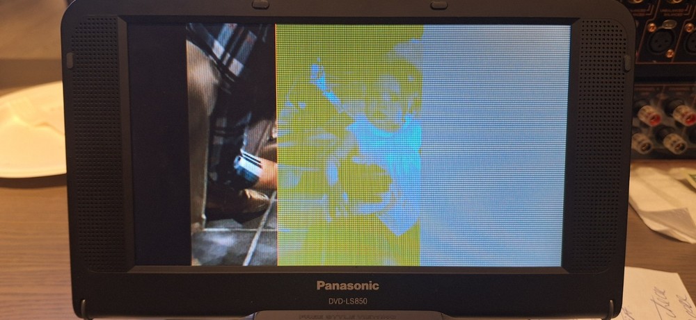 Panasonic DVD-LS850 Portable DVD Player, screen is broken