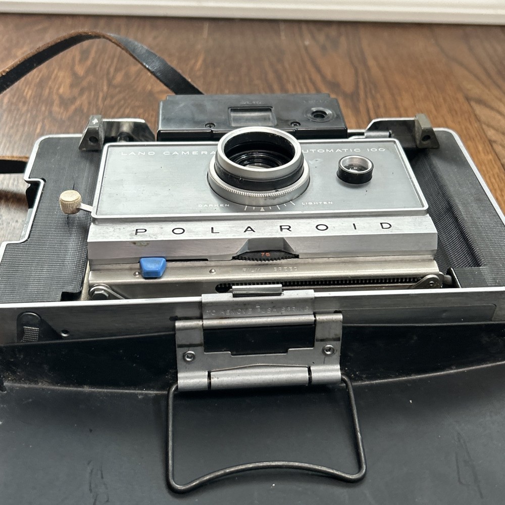 Vintage Polaroid Automatic 100 Land Camera w/ case Untested