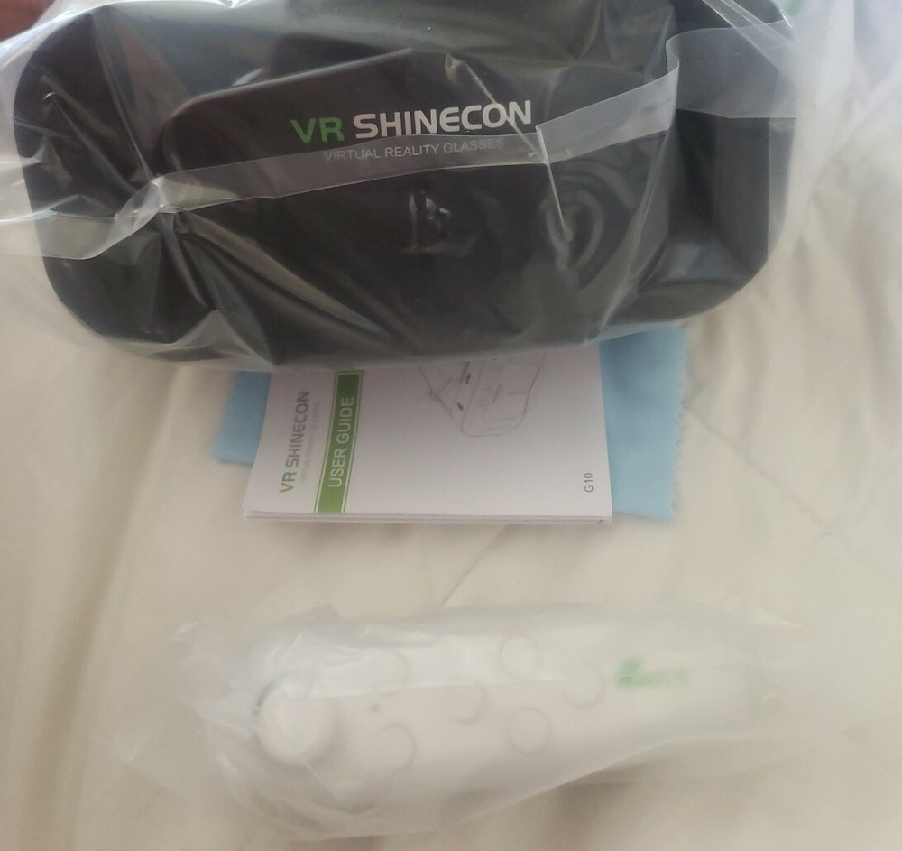 Virtual Reality Headset- Adjustable Glasses 7.2in.( with controller)