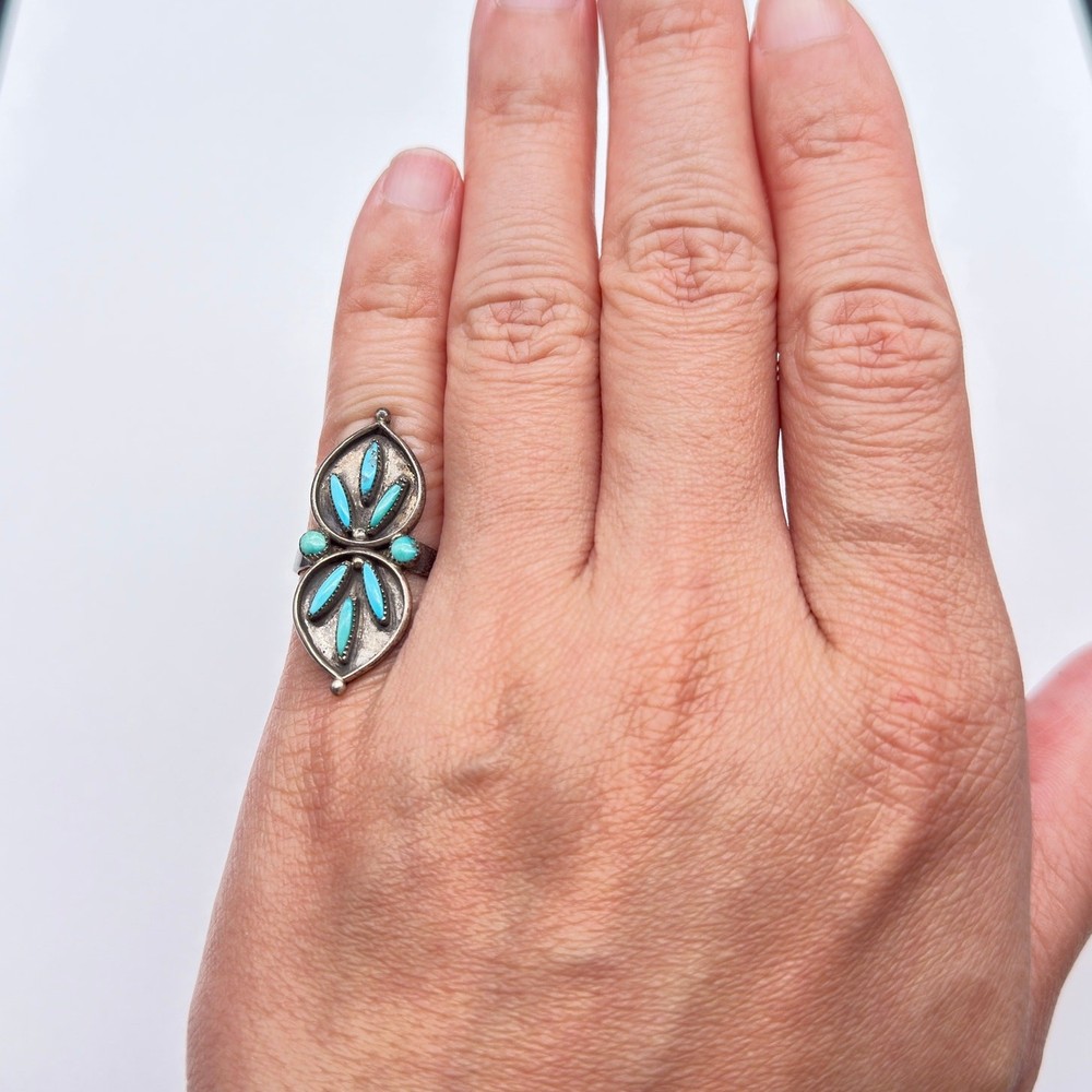 Vintage Zuni Native Needlepoint Turquoise Silver Ring Size 6.75