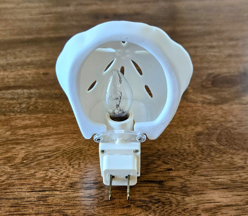 Ceramic Shell Warm White Night Light Made For Cracker Barrel (New In Box)