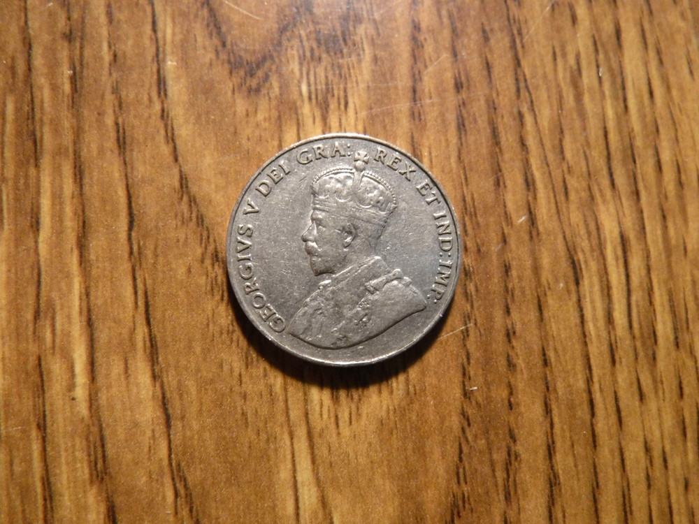 CANADA 5 CENTS 1930 COIN (690)