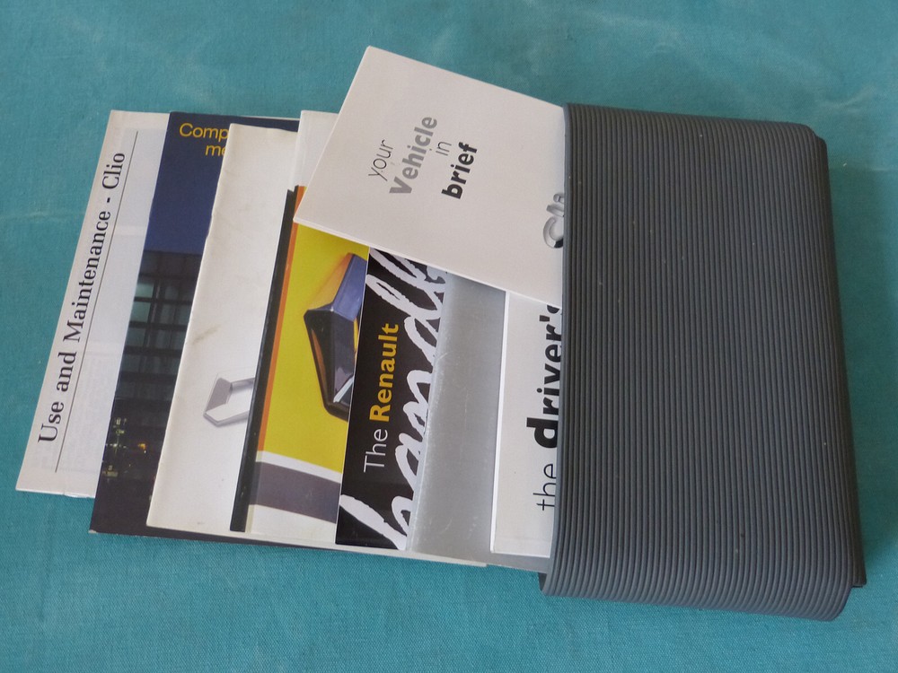 Renault Clio mk2 complete driver’s pack: handbook etc 1998-2002
