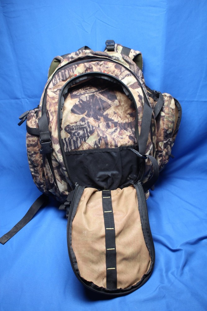 Badlands Backpack Hunting Day Pack Bow belt hunting pack (Model Unknown)