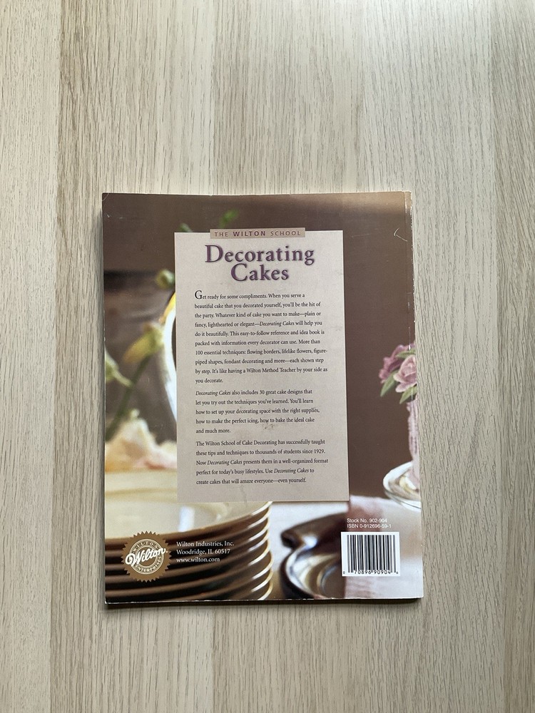 The Wilton School Decorating Cakes – A Reference & Idea Book