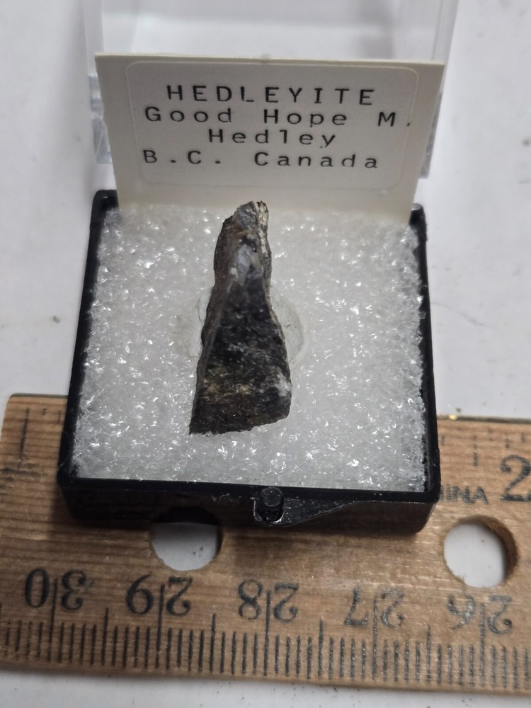 Beautiful Hedleyite thumbnail specimen