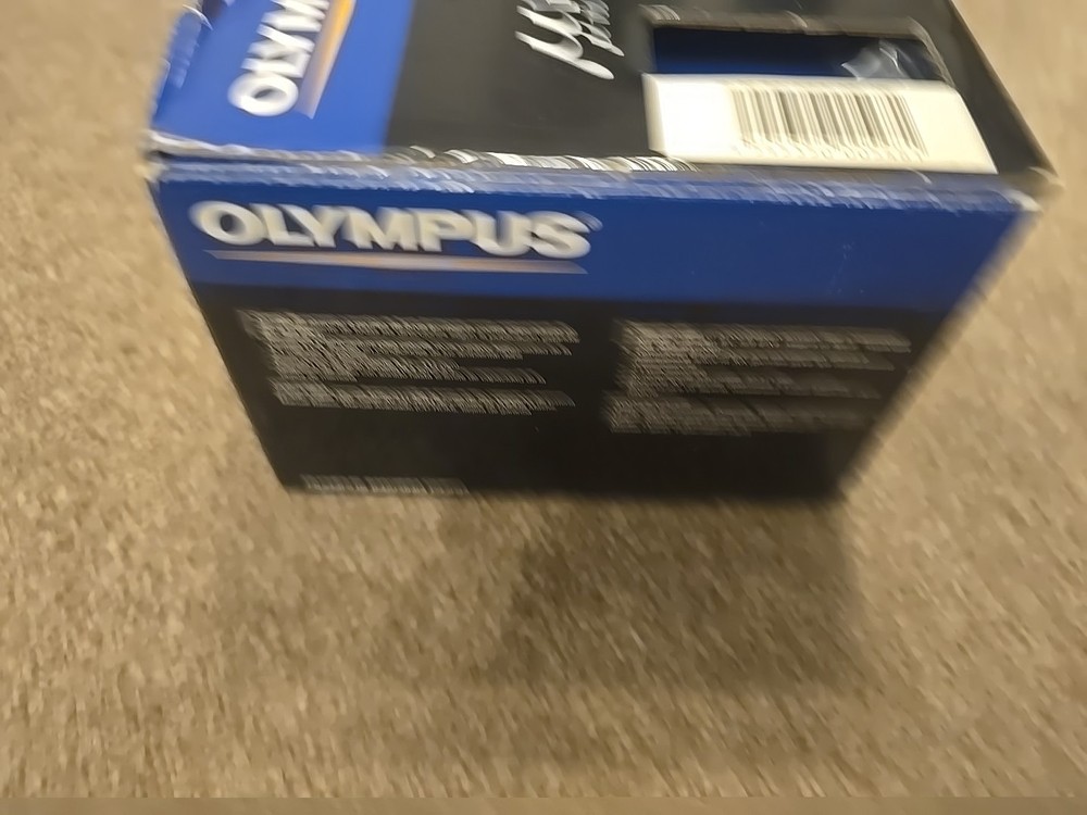 Olympus (mju) 700 digital camera NO BATTERY