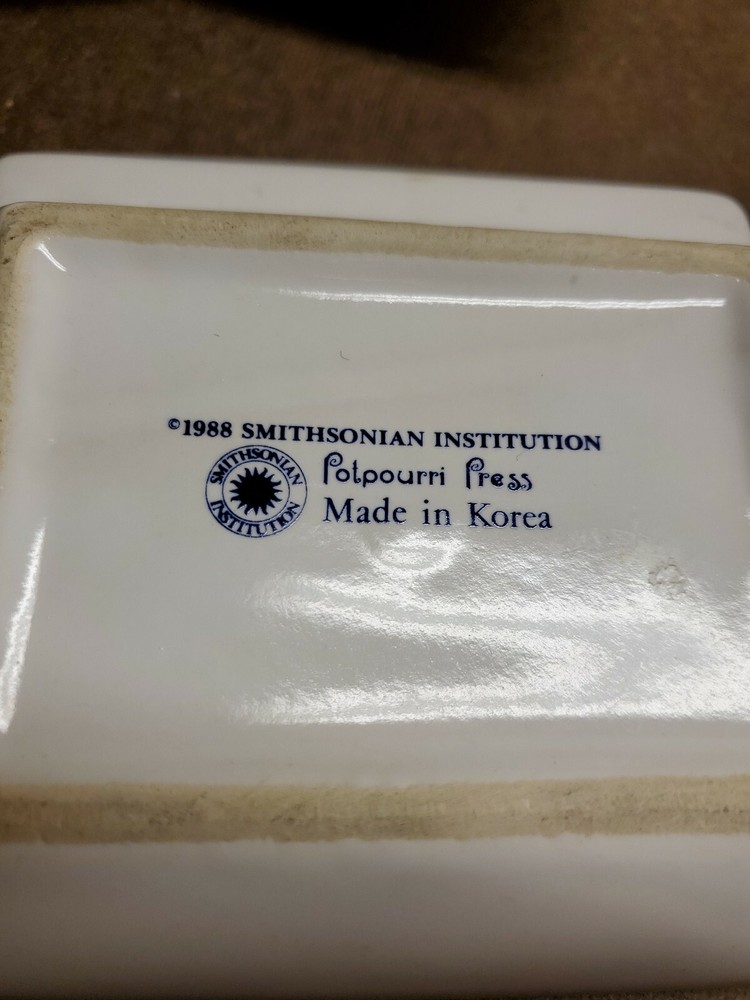 Vintage Smithsonian Institution Famous Flights