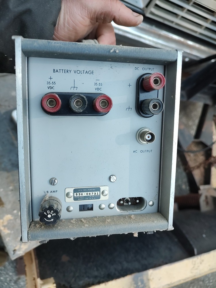 HP Model 400 El AC Voltmeter Nice Unit