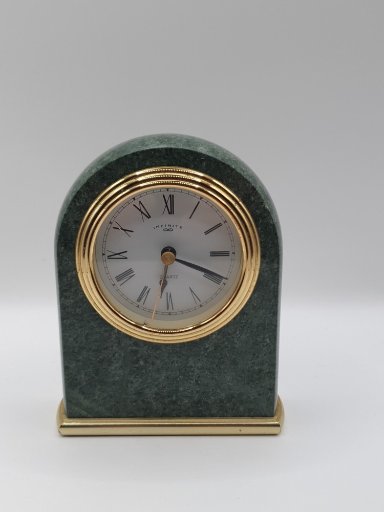 Vintage Infinite Shelf Clock