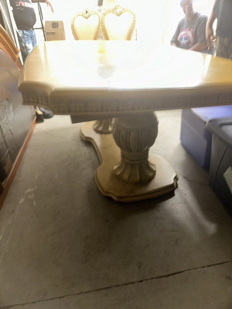Dining table set for 6 With Extension Leaf Plus China Cabinet. USED