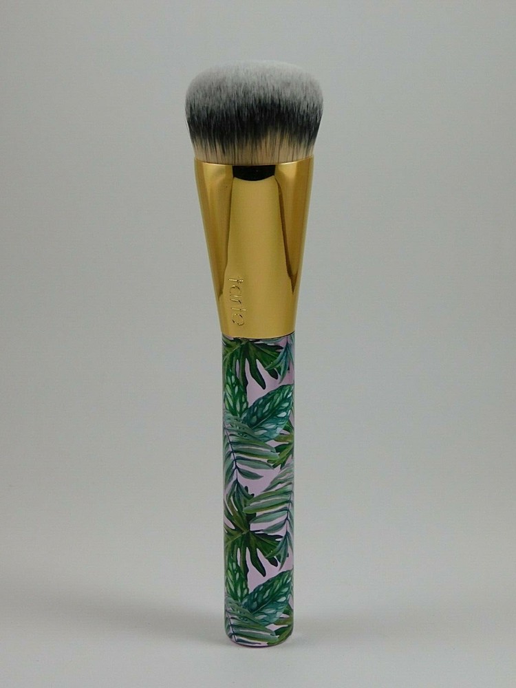 Tarte Foundcealer Foundation Brush New In Plastic