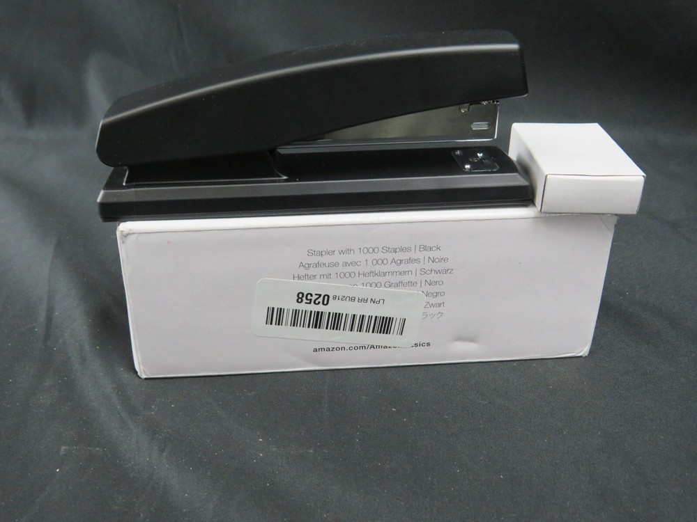 Amazon Basics Stapler 1000 Staples Heavy Duty