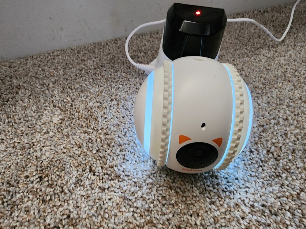 KITPLUS Pet Camera robot for Dog and Cat Self-Charging Smart Automatic Feeder