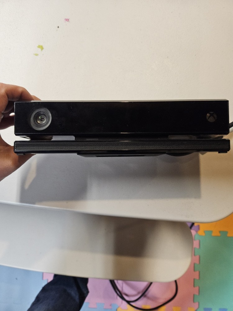 Microsoft Xbox One Kinect Sensor Bar Black Model 1520 Includes Cord