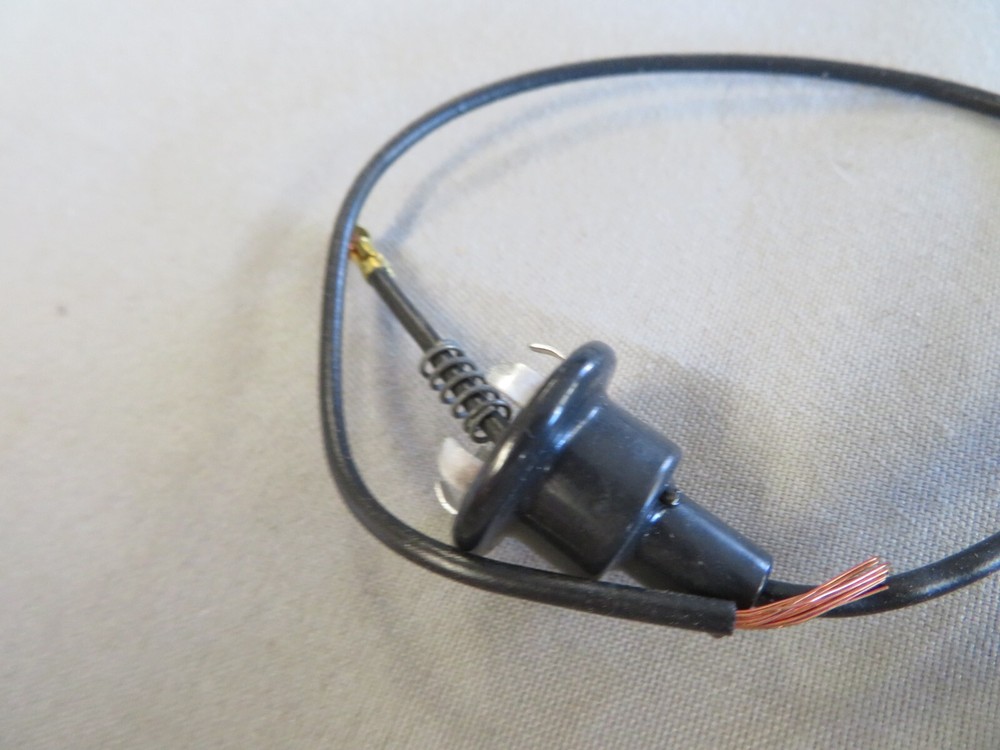 Piper Aircraft Light Socket. P/N 487-171 (BE) New Surplus