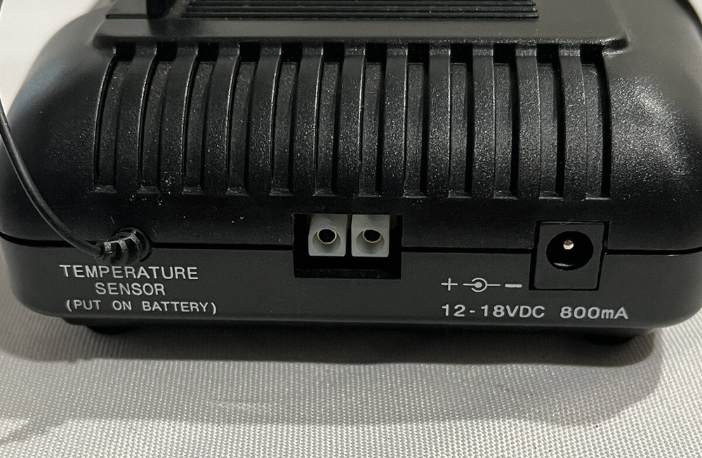 RADIO SHACK MODEL 23-250 UNIVERSAL BATTERY PACK CONDITIONER CHARGER Untested
