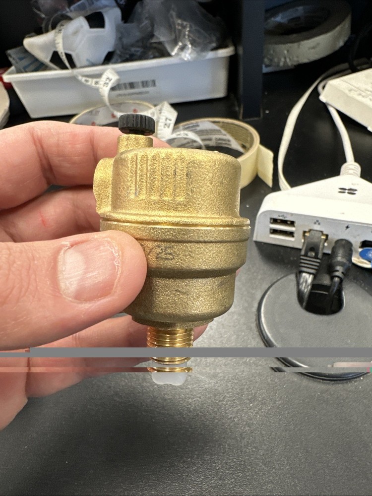 G-9. NEW Watts 0590716 1/4" FV-4M1 Automatic Float Vent